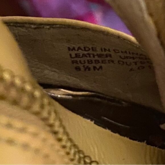 Michael Kors Berkeley T strap patent beige sandal in size 6.5 - Picture 9 of 14